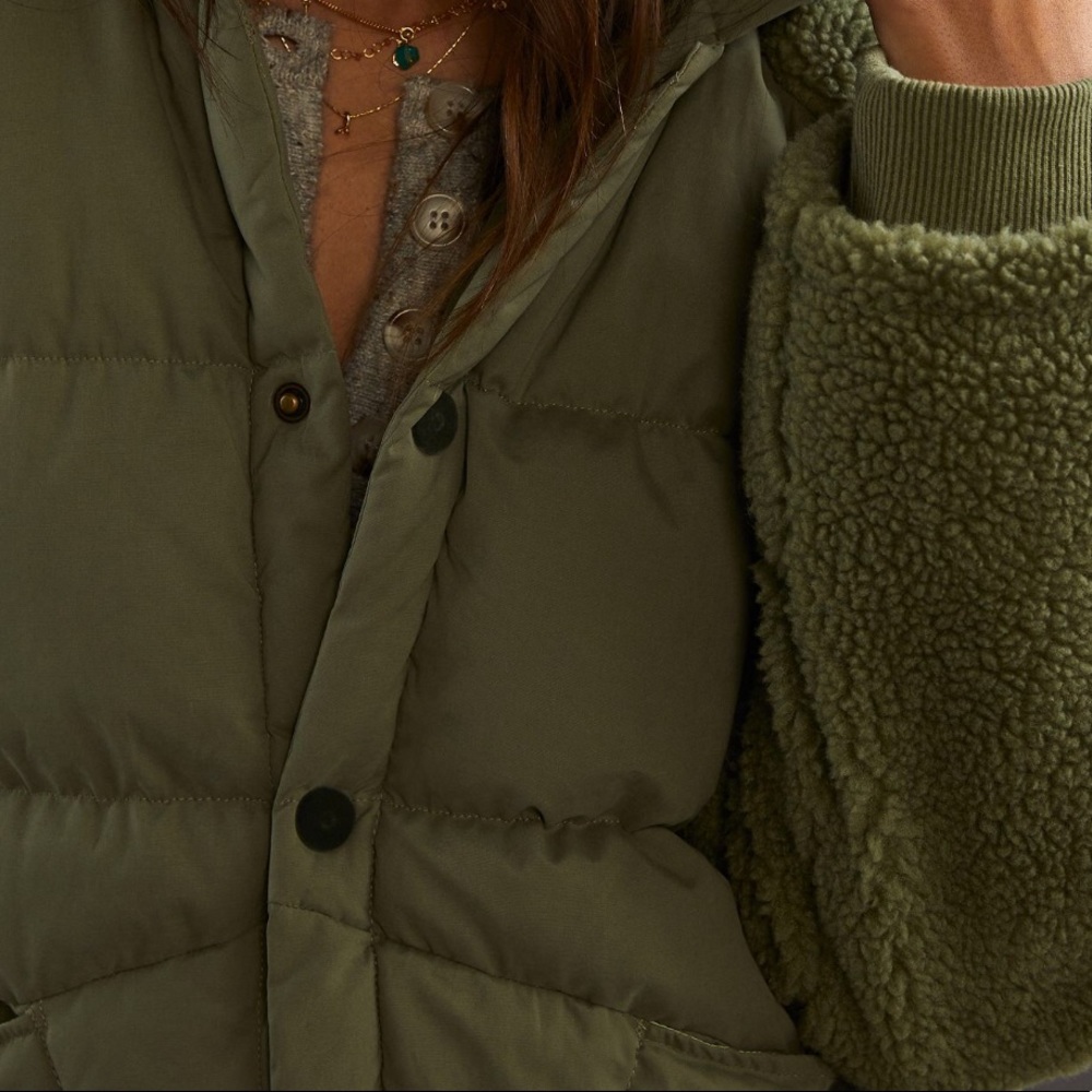 ONLY ONE LEFT!  NWT Anthropologie Oversized Puffer Coat. Moss color - Picture 8 of 11